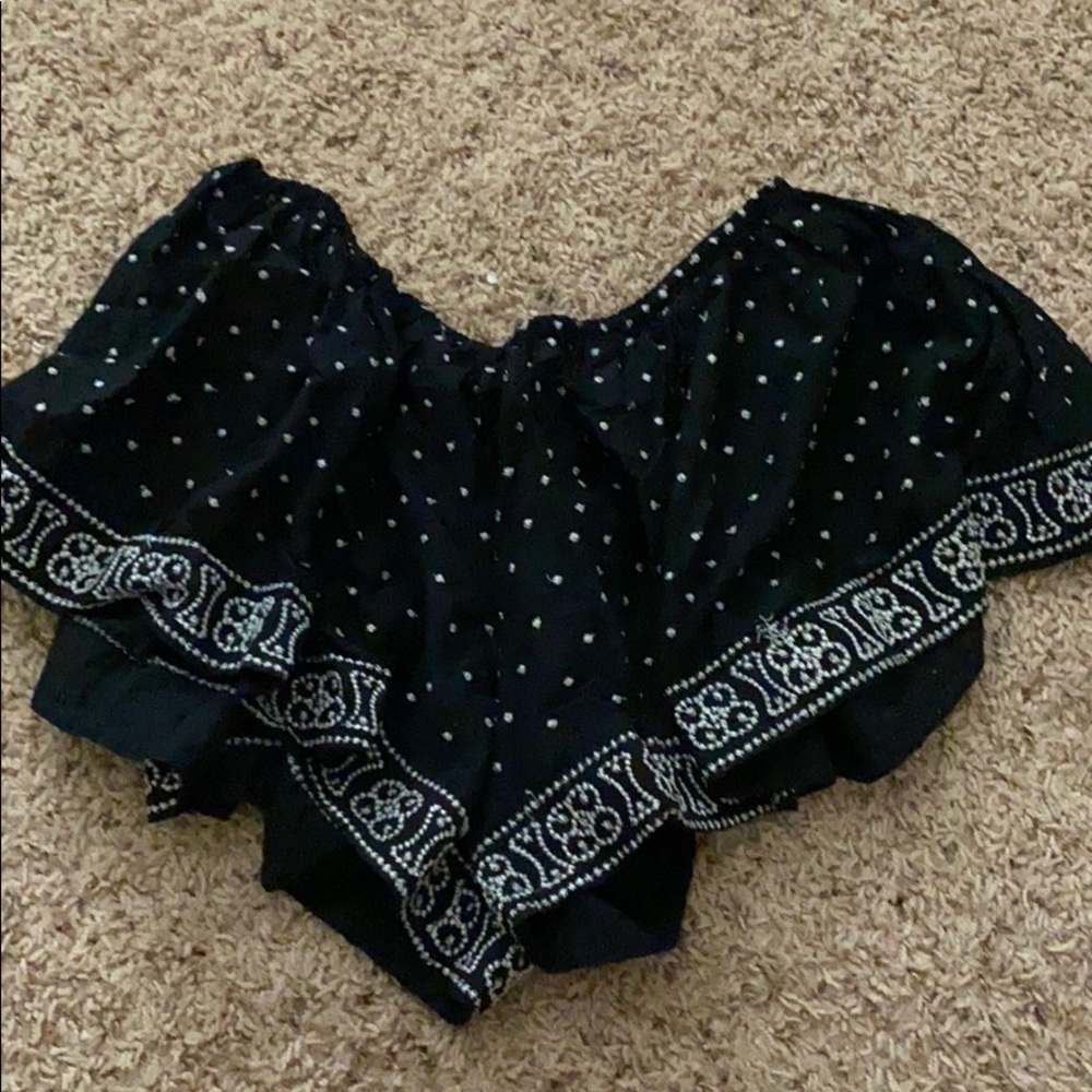 FLOWY SHORT